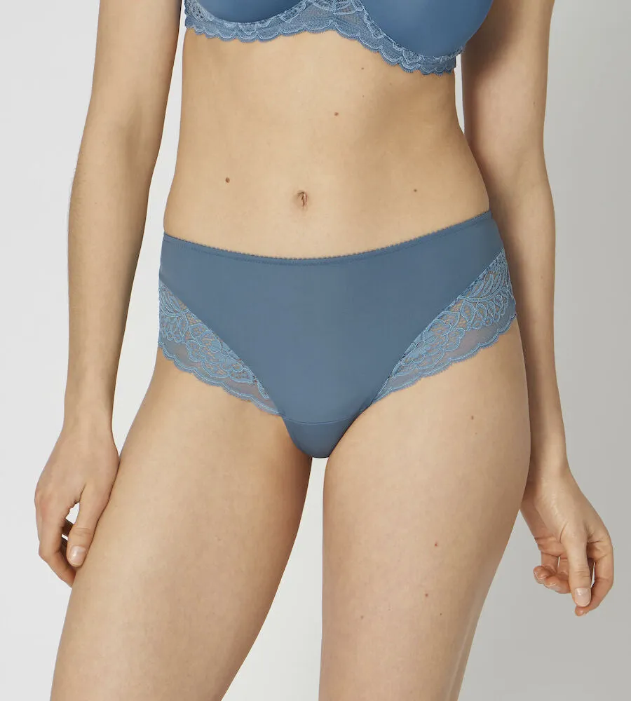 Amourette Spotlight Hipster X