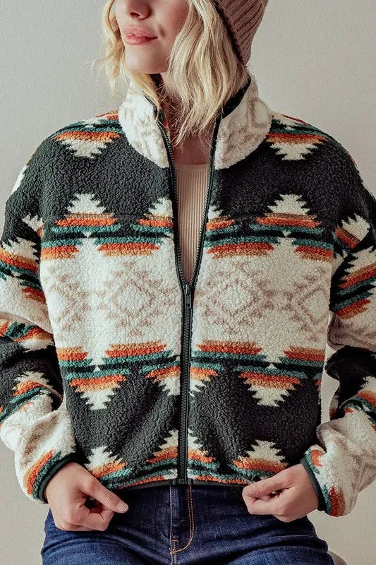 AZTEC PRINT SHERPA CROPPED JACKET: HUNTER