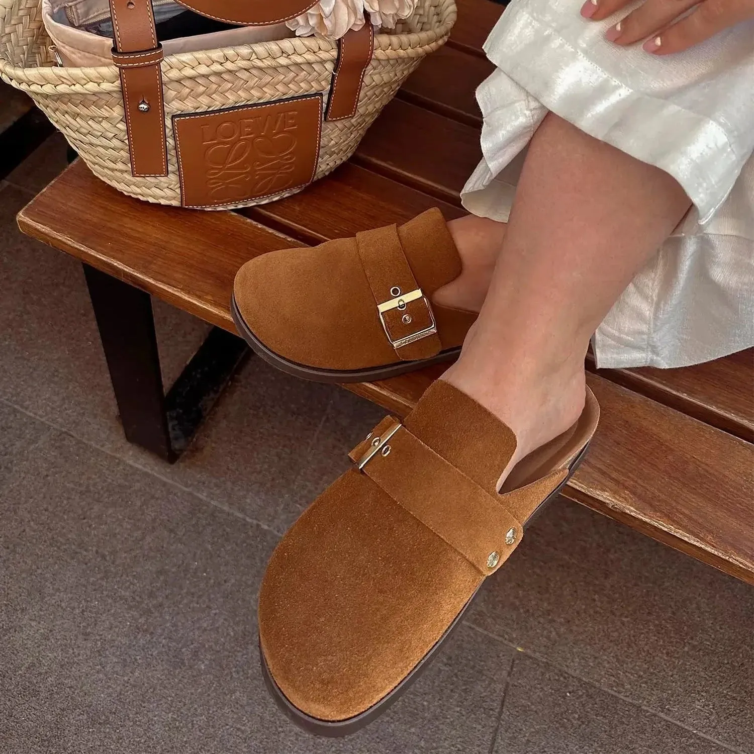 Izar Camel Clogs