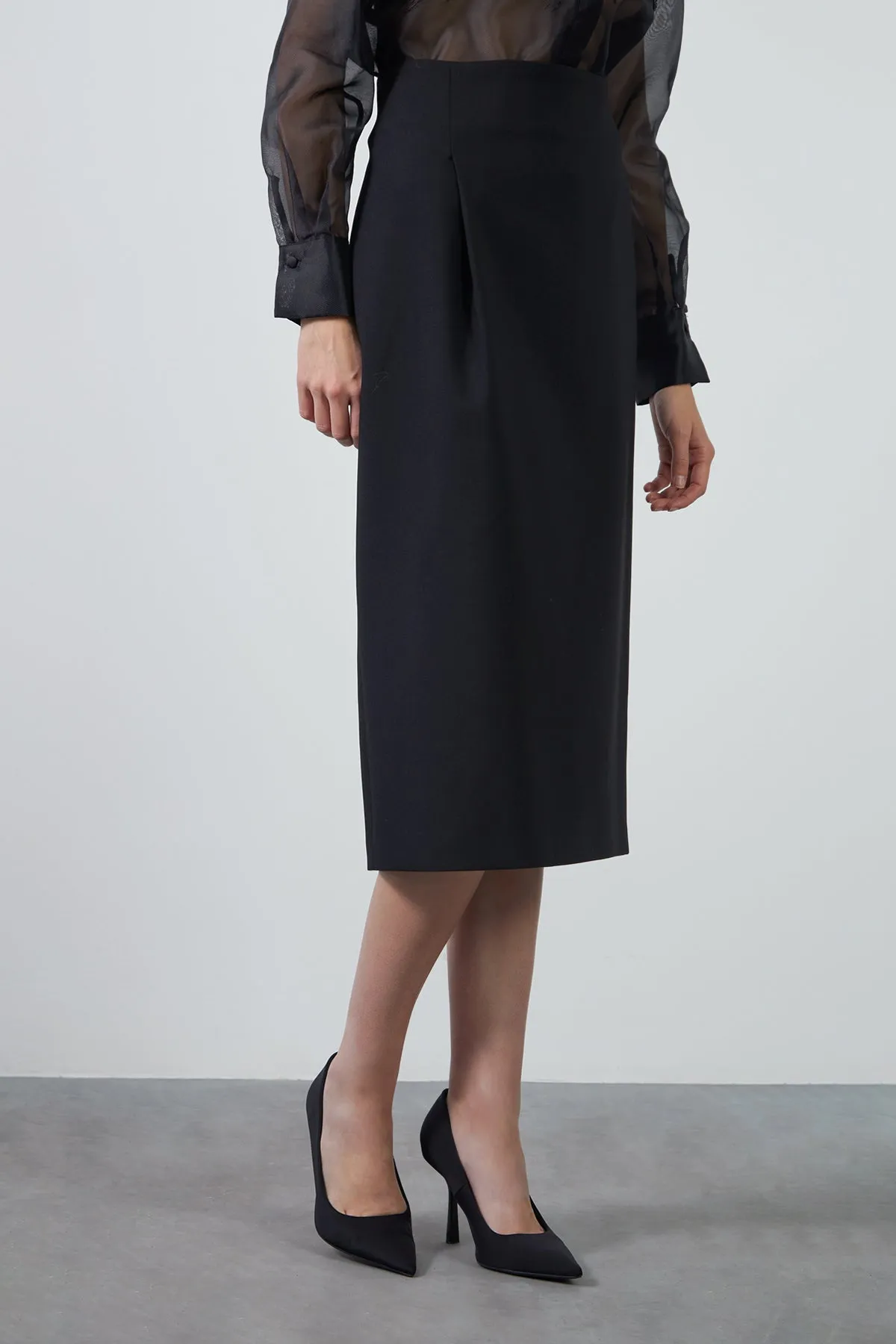 Midi Straight Form Black Skirt