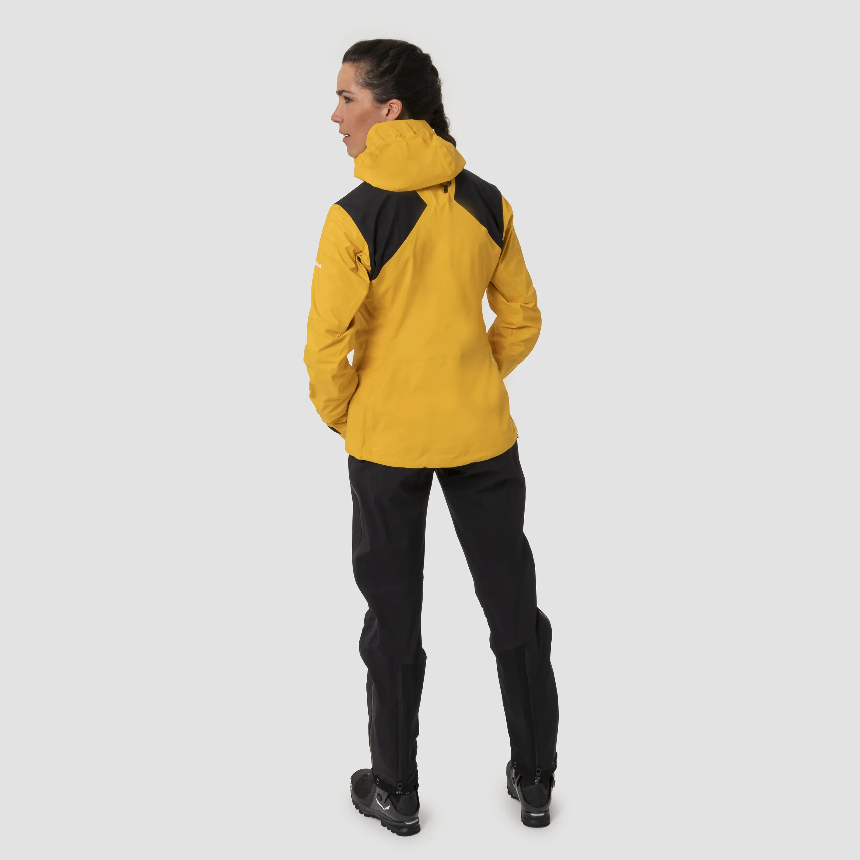 Salewa Women&#x27;s Ortles 3L Powertex Jacket Yellow Gold | Buy Salewa Women&#x27;s Ortles 3L Powertex Jacket Yellow Gold here | Outnorth