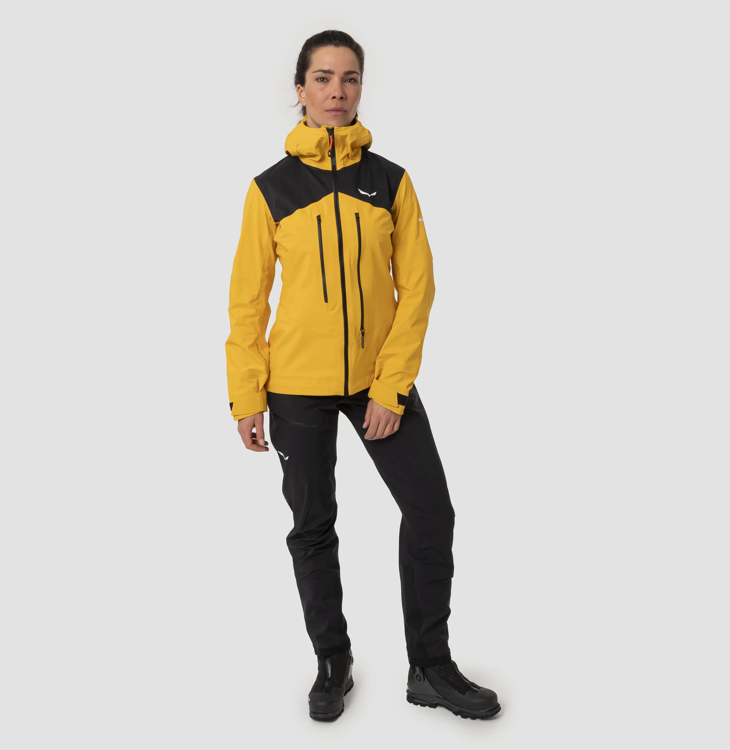 Salewa Women&#x27;s Ortles 3L Powertex Jacket Yellow Gold | Buy Salewa Women&#x27;s Ortles 3L Powertex Jacket Yellow Gold here | Outnorth