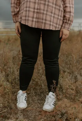 The Sakira Cropped Pants - Black - PLUS