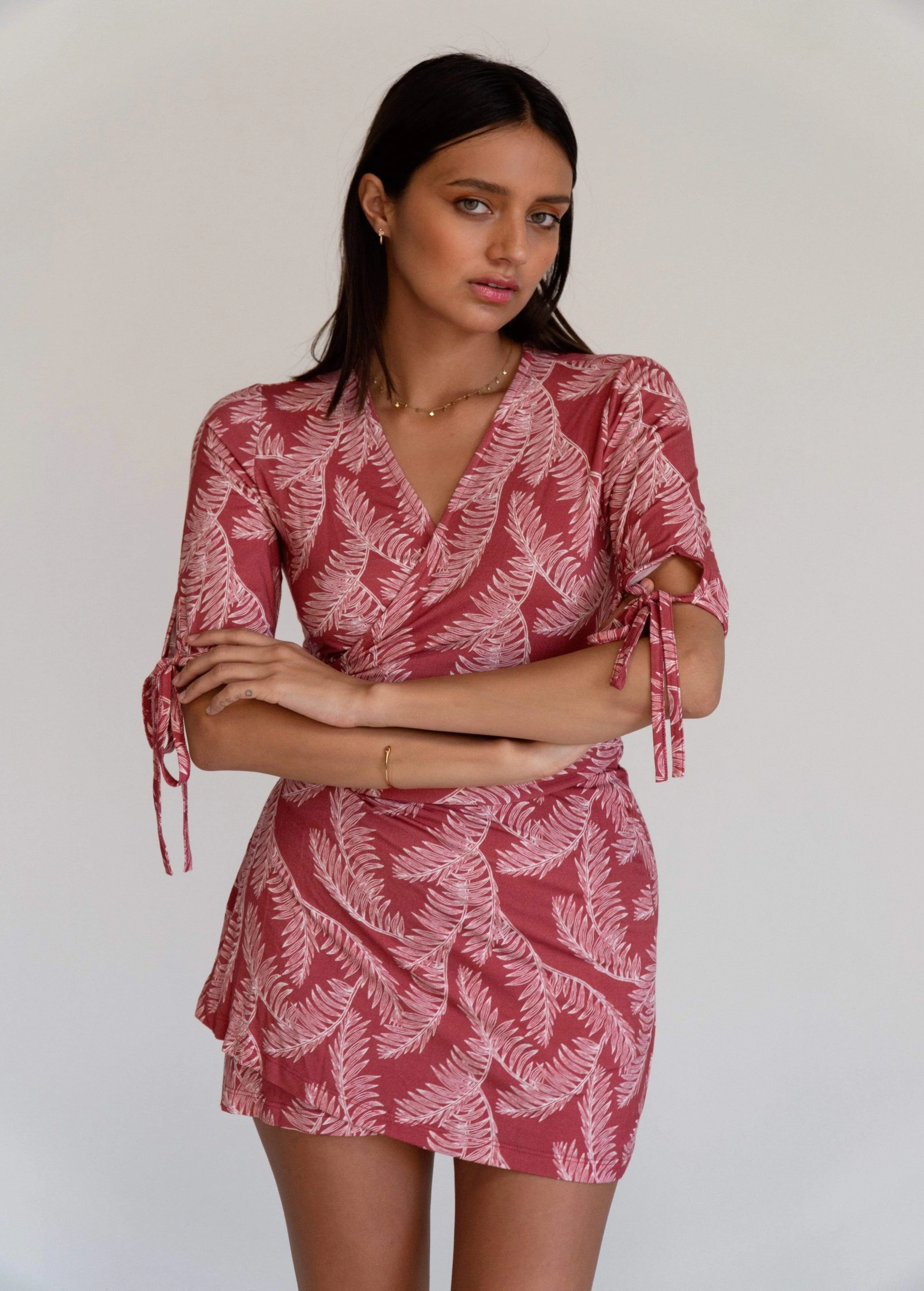 Èze Wrap Dress- Red Leaf Print